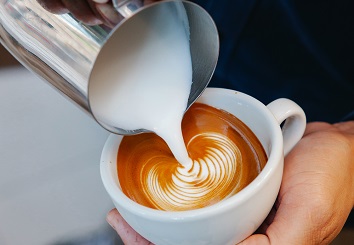 Reusable travel mugs: stainless steel vs plastic vs glass(1)