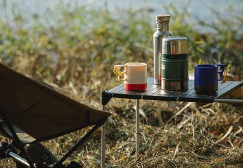How do you identify the type of stainless steel used on a stainless steel thermos?