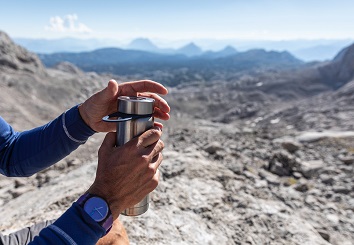 Can the thermos cup be used to make tea?